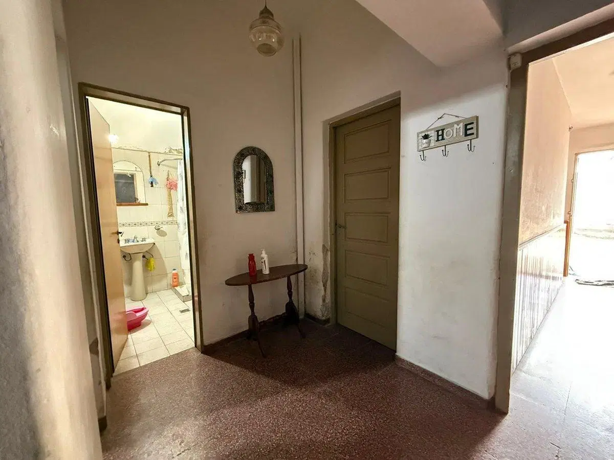 VENDE CASA + DPTO EN BARRIO YAPEYU 5