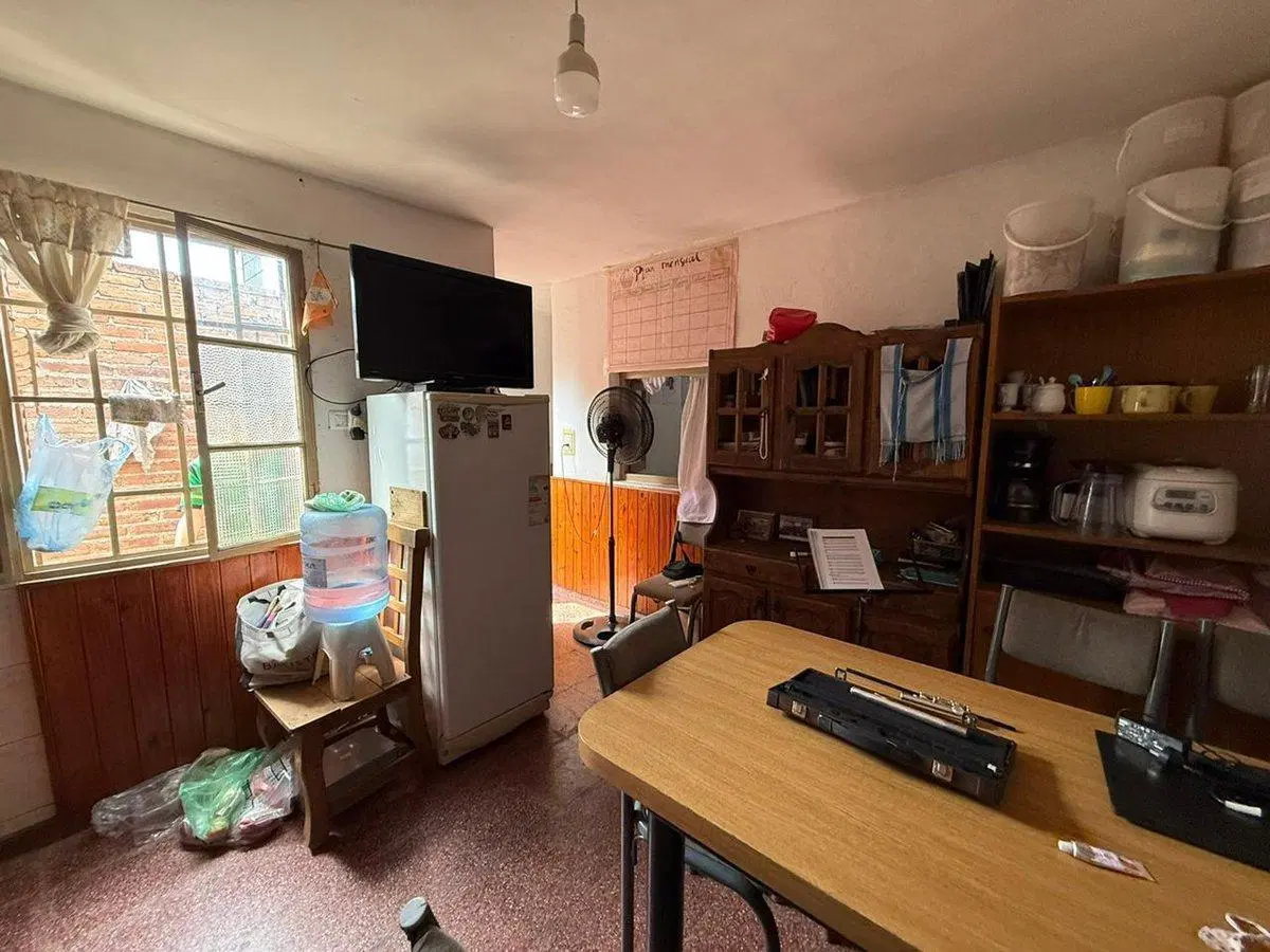 VENDE CASA + DPTO EN BARRIO YAPEYU 3