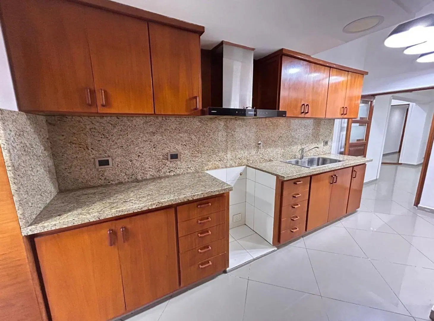 VENTA CASA 2 DOR ESCRITORIO 2 BAÑOS ZONA SUR 3