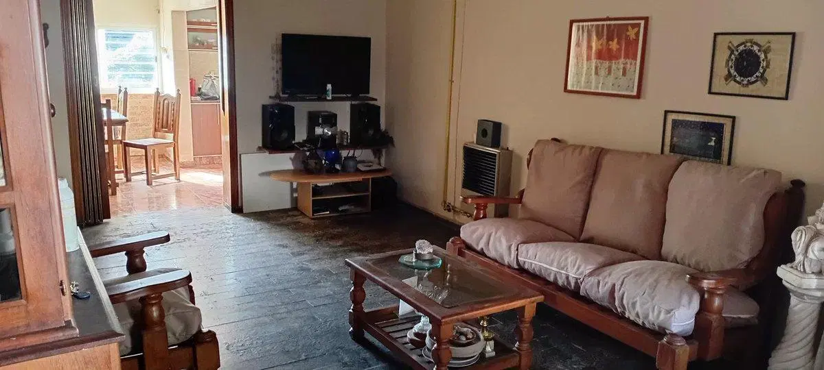 VENTA CASA CON PILETA  B° COLINAS VELEZ SARSFIELD 2