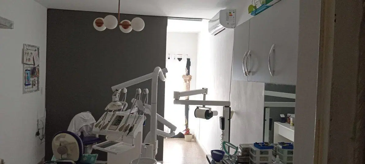 SE VENDE CASA ZONA SUR A REFACCIONAR 2 DOR 3