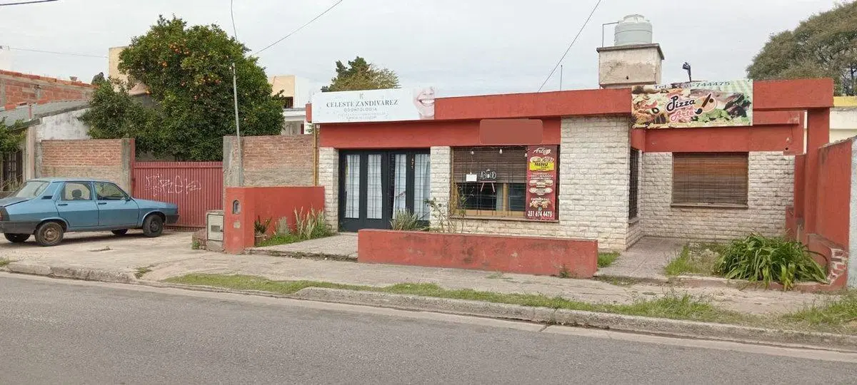 SE VENDE CASA ZONA SUR A REFACCIONAR 2 DOR 2