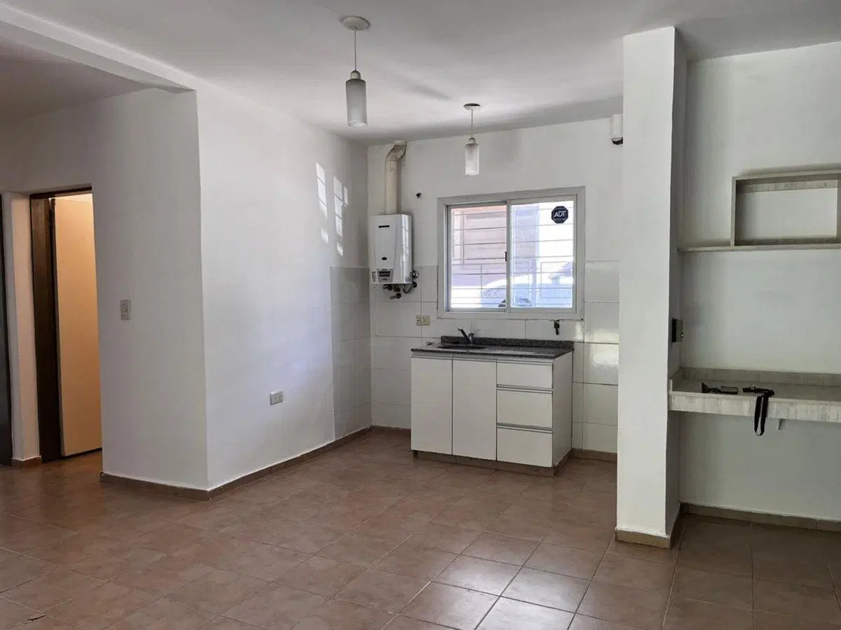VENTA CASA HOUSING LA CALERA 2 DORMITORIOS Y PATIO 4
