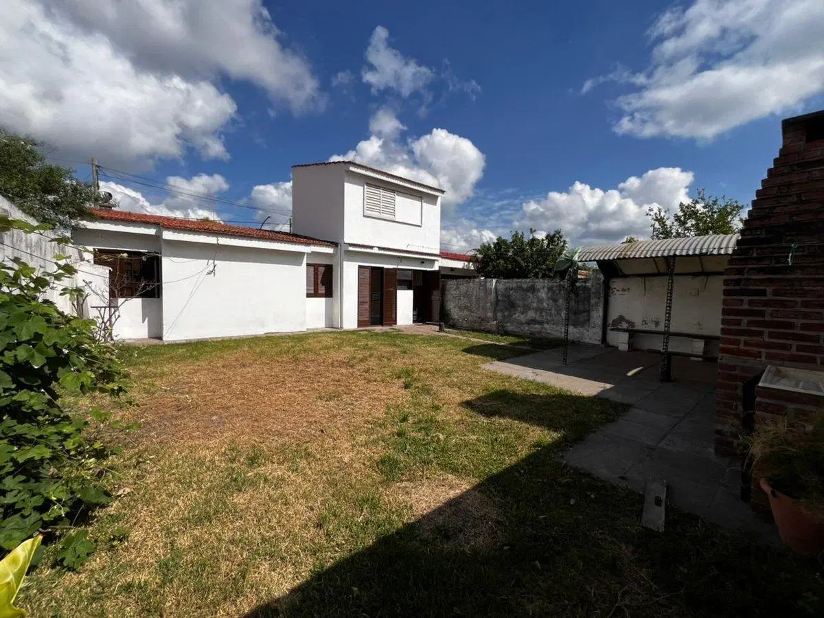 VENTA CASA LOS ROBLES 5 DORMITORIOS APTA CREDITO 3