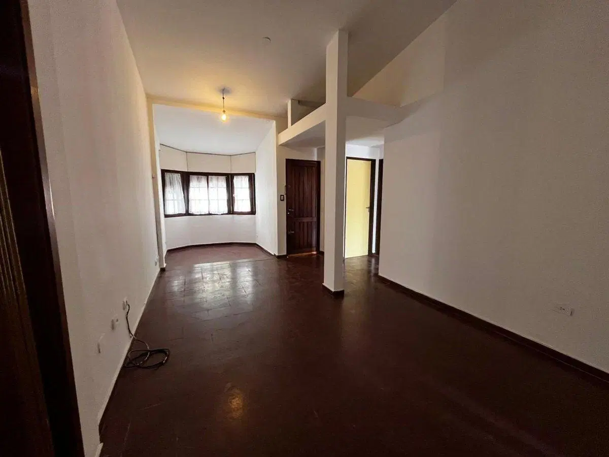 VENTA CASA LOS ROBLES 5 DORMITORIOS APTA CREDITO 2