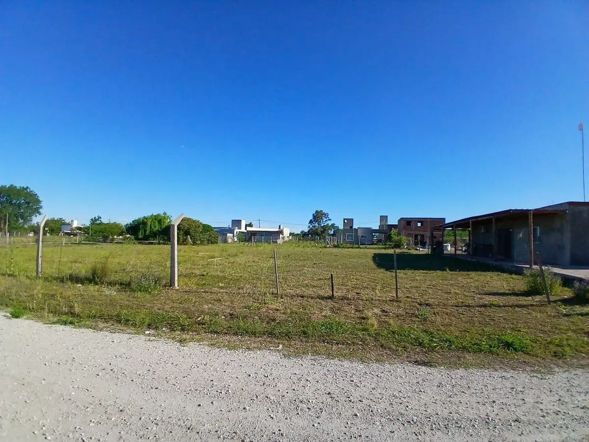 SE VENDE TERRENO EN ANISACATE Bº KANMAR 450 METROS 4