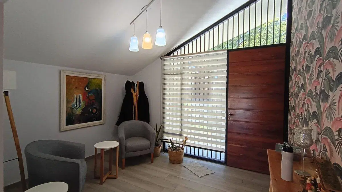 CASAEN VENTA BARRIO MAIPU 4 DORMITORIOS CON PILETA 5