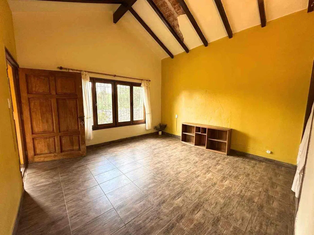 VENTA CASA 2 DORM MAS DOMO CON VISTA AL URITORCO 2