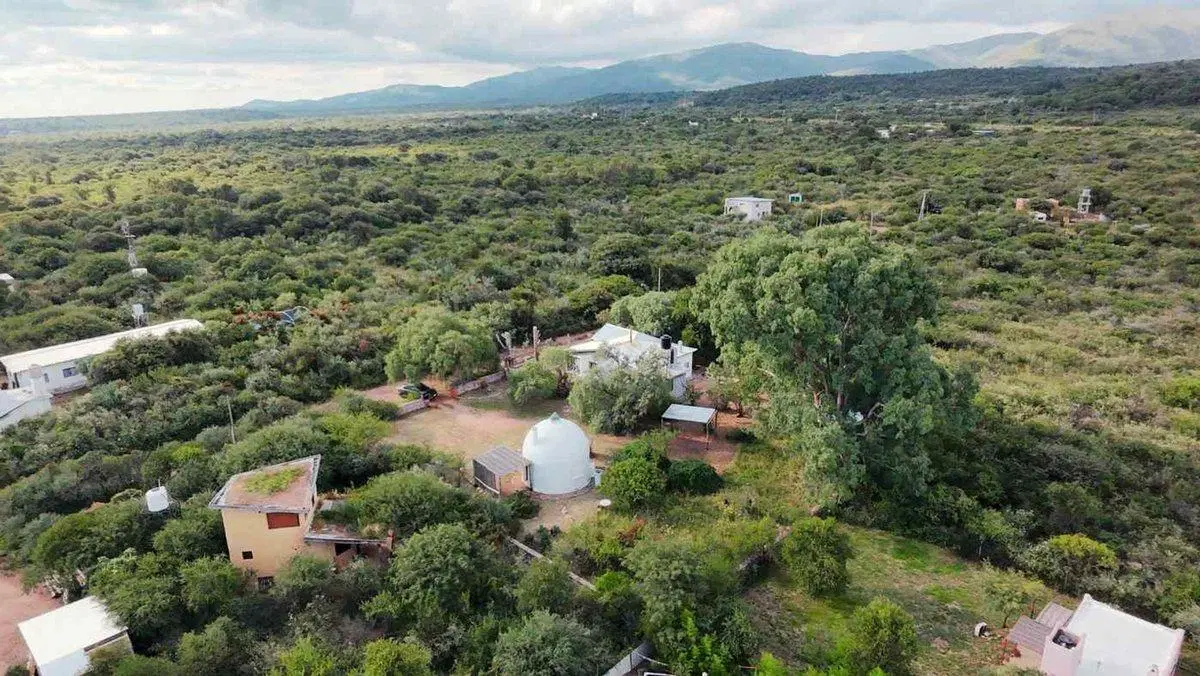 VENTA CASA 2 DORM MAS DOMO CON VISTA AL URITORCO 3
