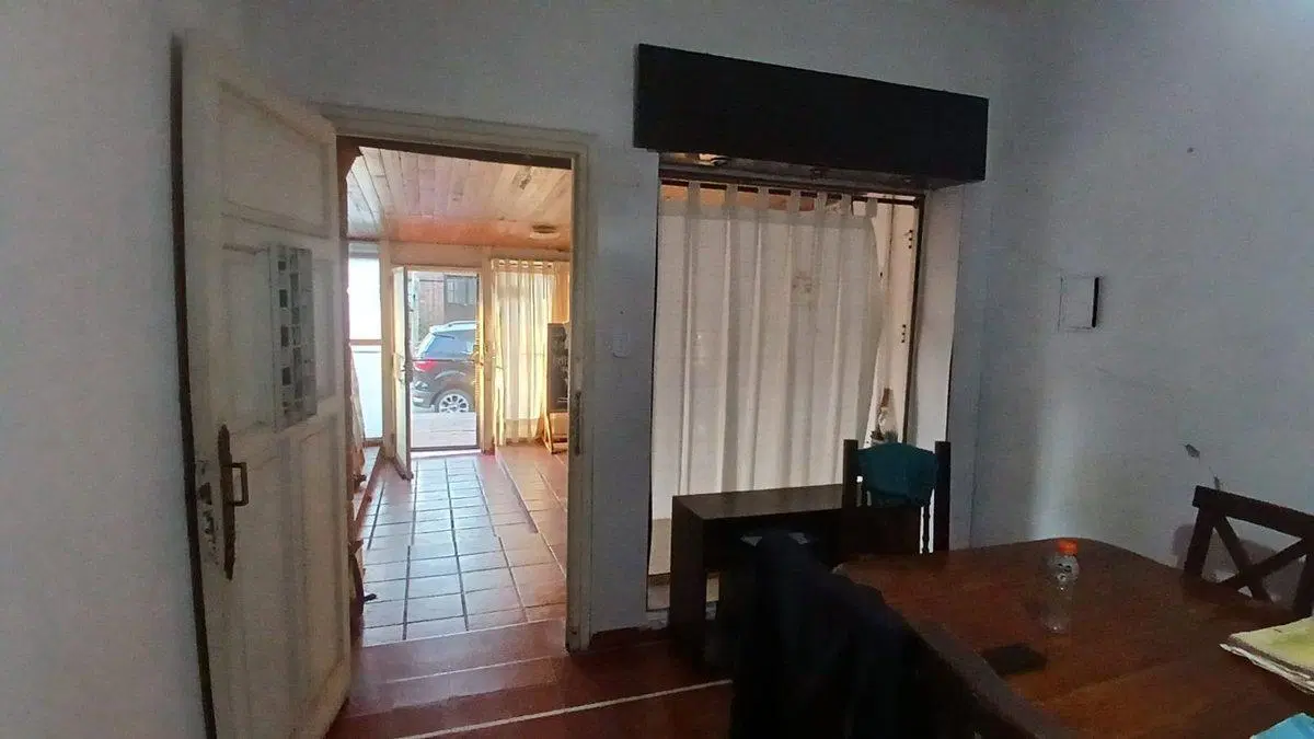 CASA MAS DEPTO A REFACCIONAR AMEGHINO SUD 2