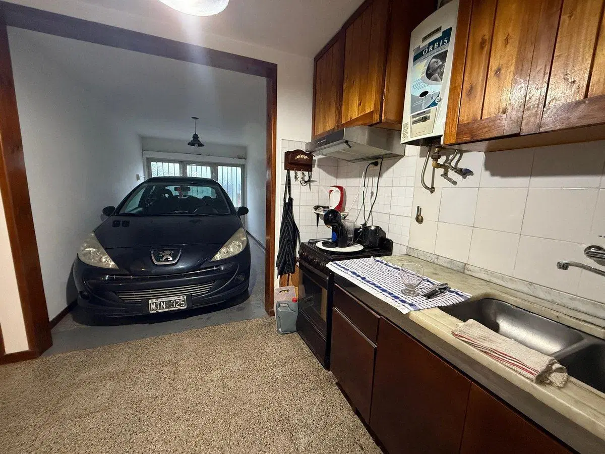 VENDE CASA EN BARRIO DEAN FUNES 5