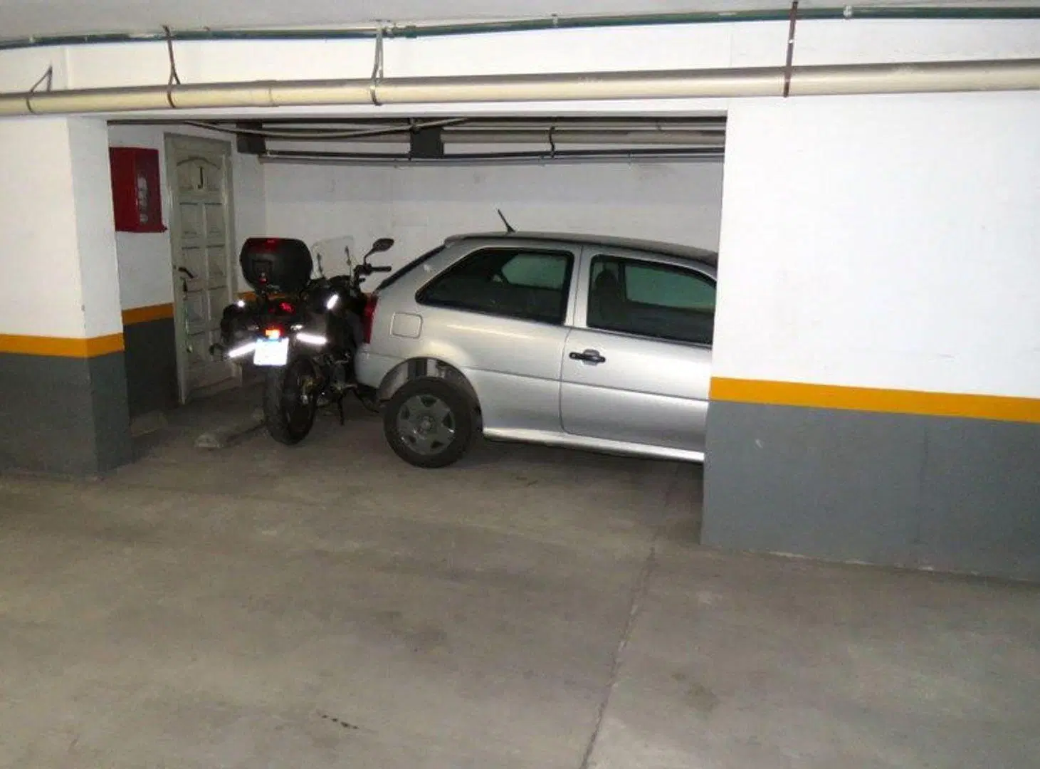 Oportunidad- VENDO COCHERA EN NUEVA CORDOBA 5