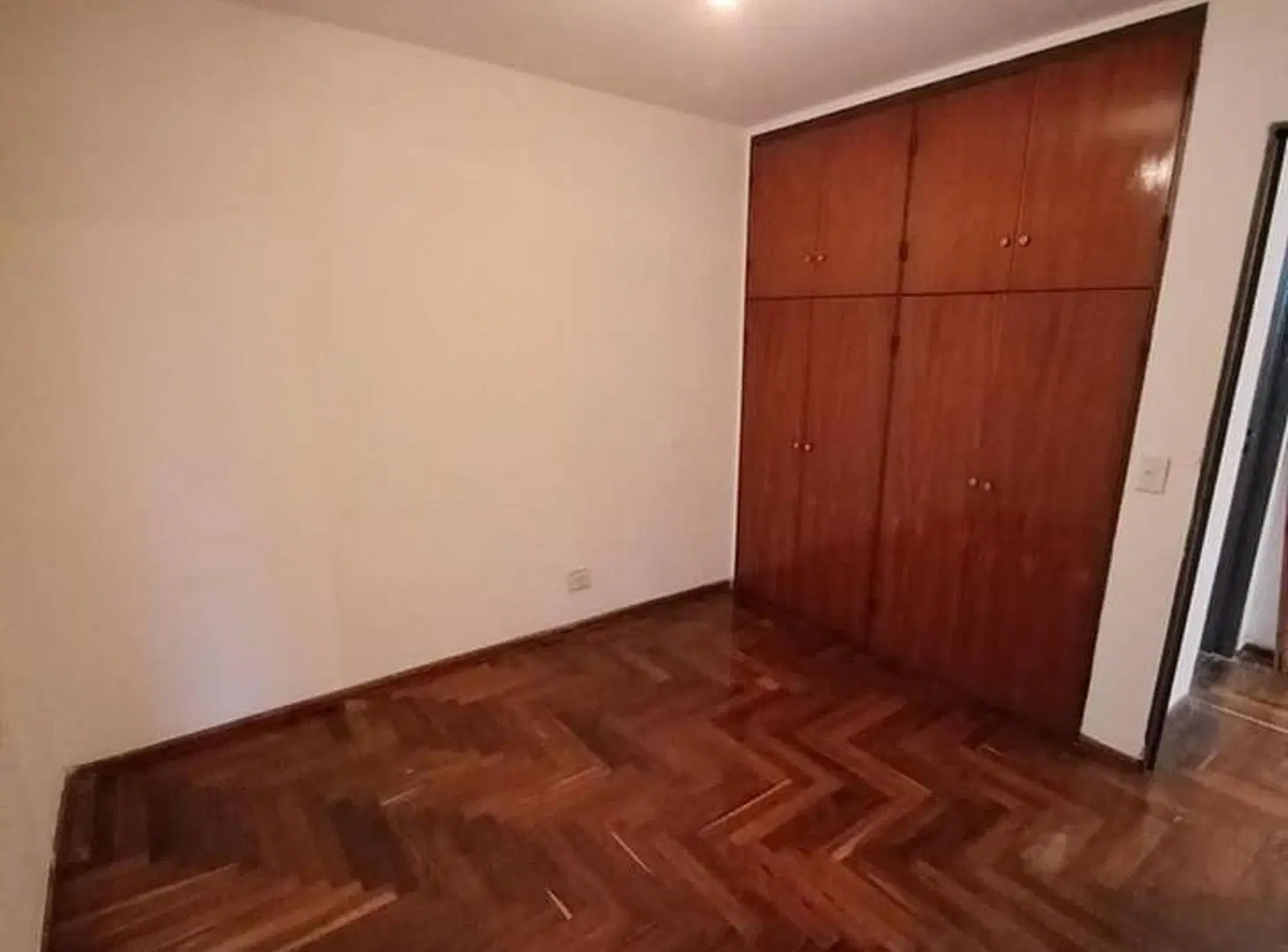 SE VENDE DEPARTAMENTO 1 DORM FRENTE PATIO OLMOS 5