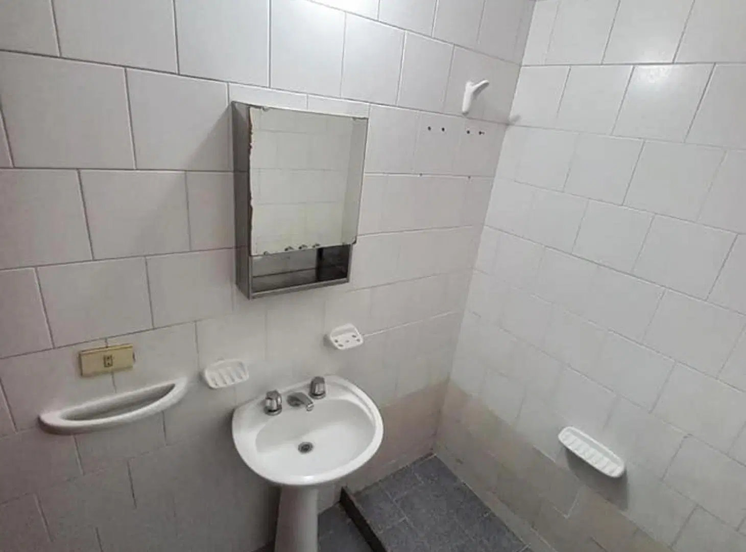 SE VENDE DEPARTAMENTO 1 DORM FRENTE PATIO OLMOS 2