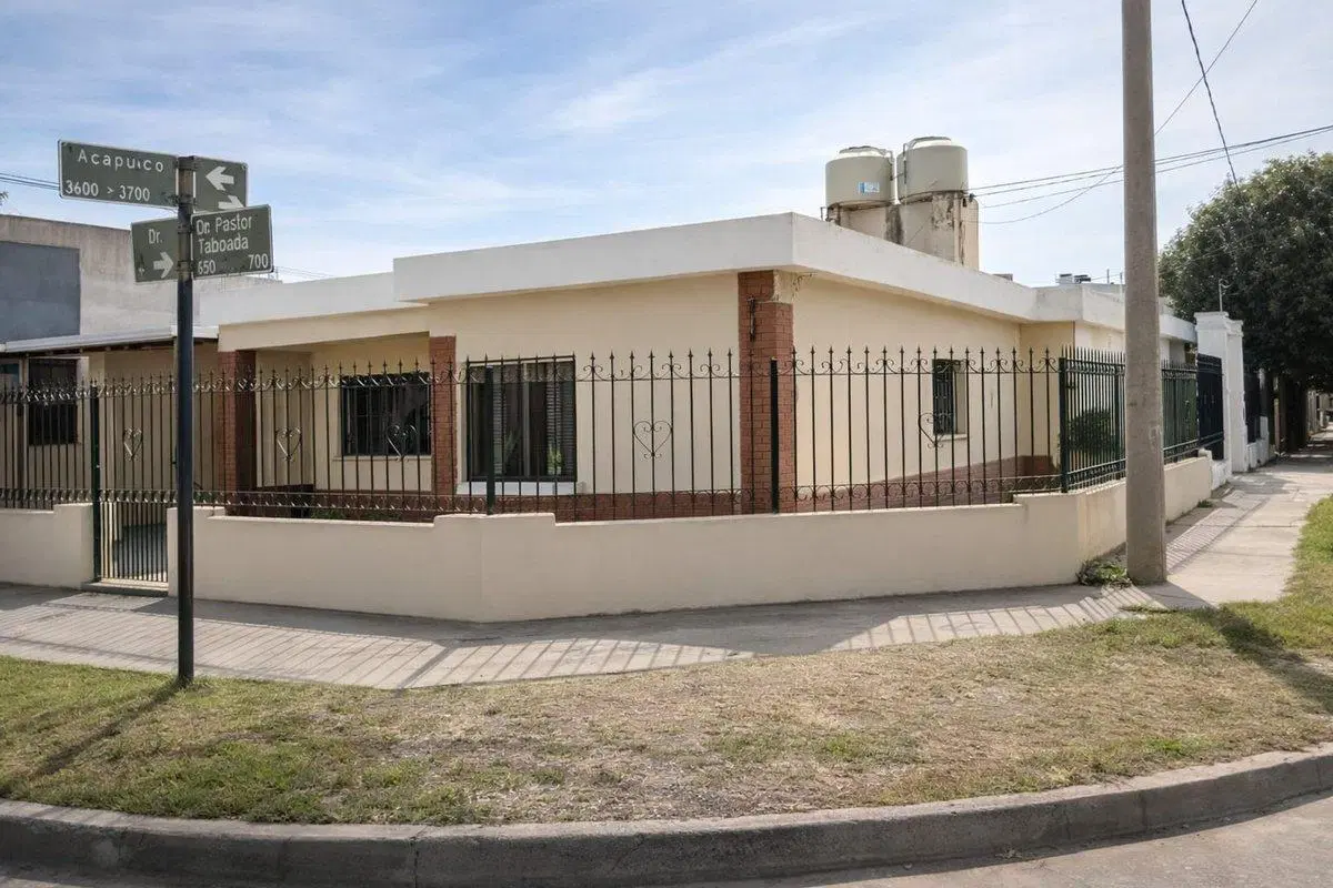 VENTA 3 CASAS ZONA SUR INVERSION ALTA RENTABILIDAD 2