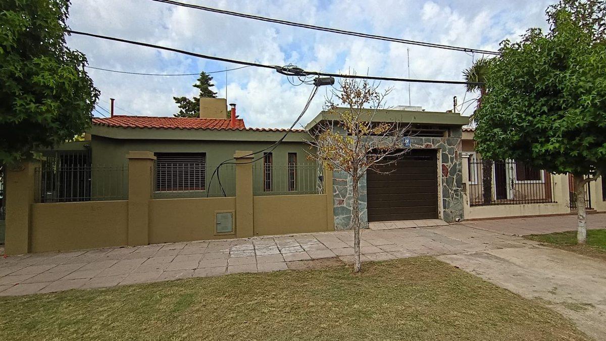 VENTA PH esquina Av. General Artigas