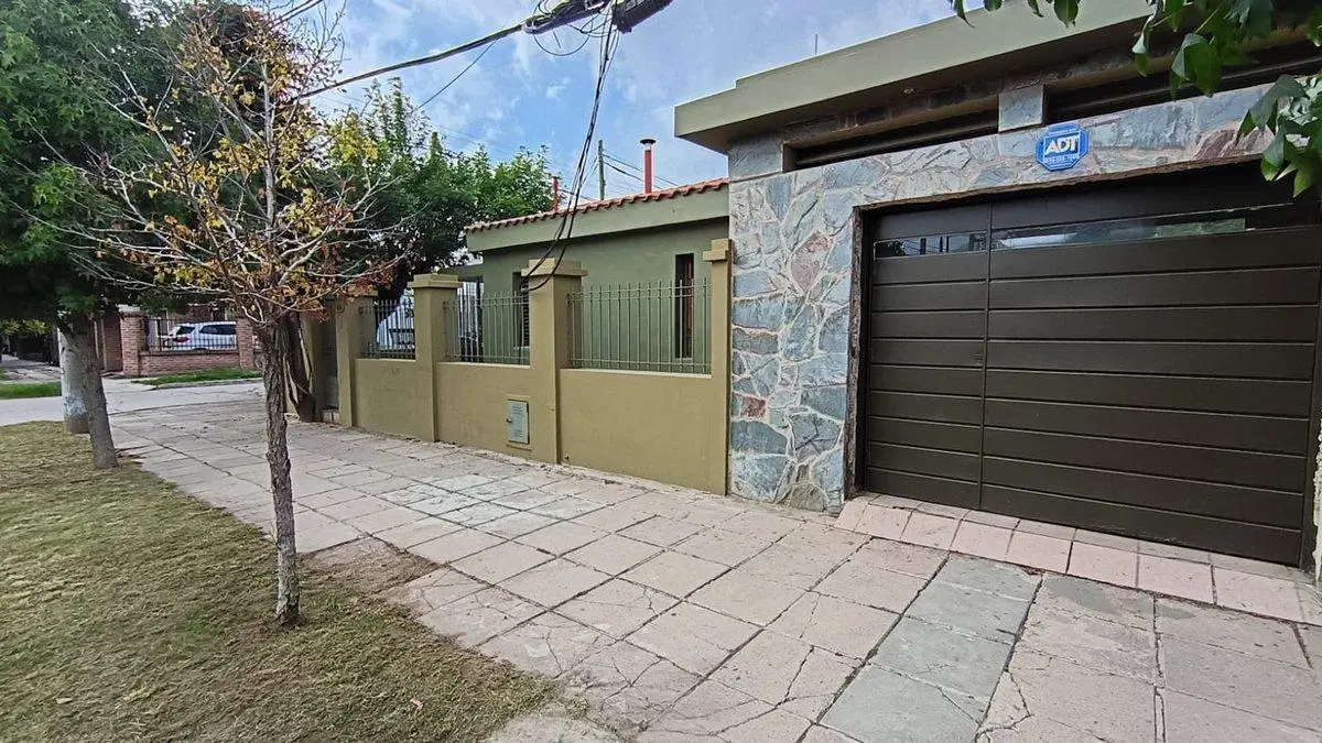 VENTA PH esquina Av. General Artigas 5