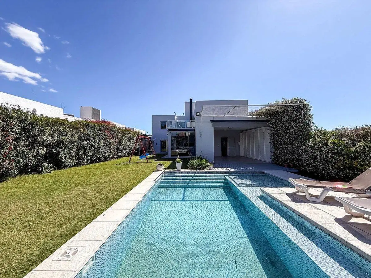 VENTA CASA DE CATEGORIA BELA VISTA - RIO CEBALLOS 5