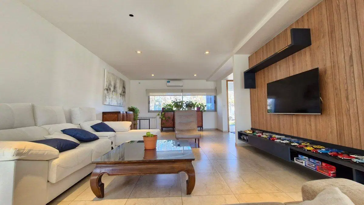 VENTA FINCAS DEL SUR II CASA 4 DORM. IMPECABLE 5
