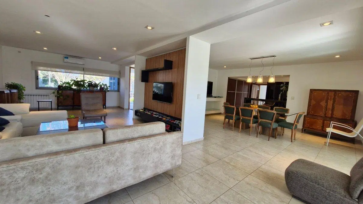 VENTA FINCAS DEL SUR II CASA 4 DORM. IMPECABLE 2