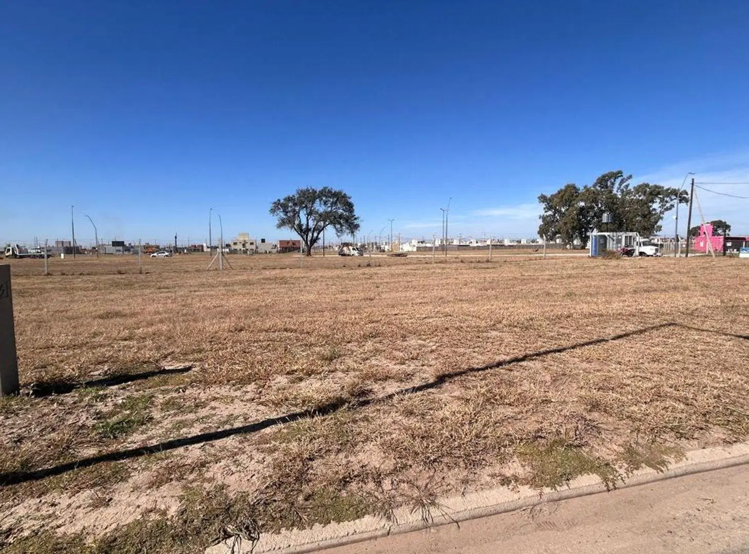 VENTA LOTE EN QUEBRADAS DE MANANTIALES 362m2 4