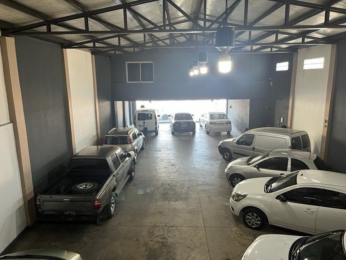 SE VENDE GALPON COMERCIAL sobre Avenida Sabattini