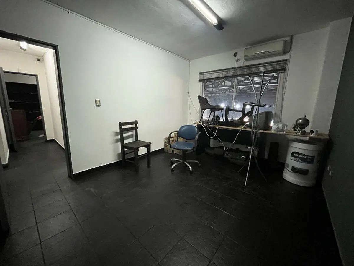 SE VENDE GALPON COMERCIAL sobre Avenida Sabattini 5