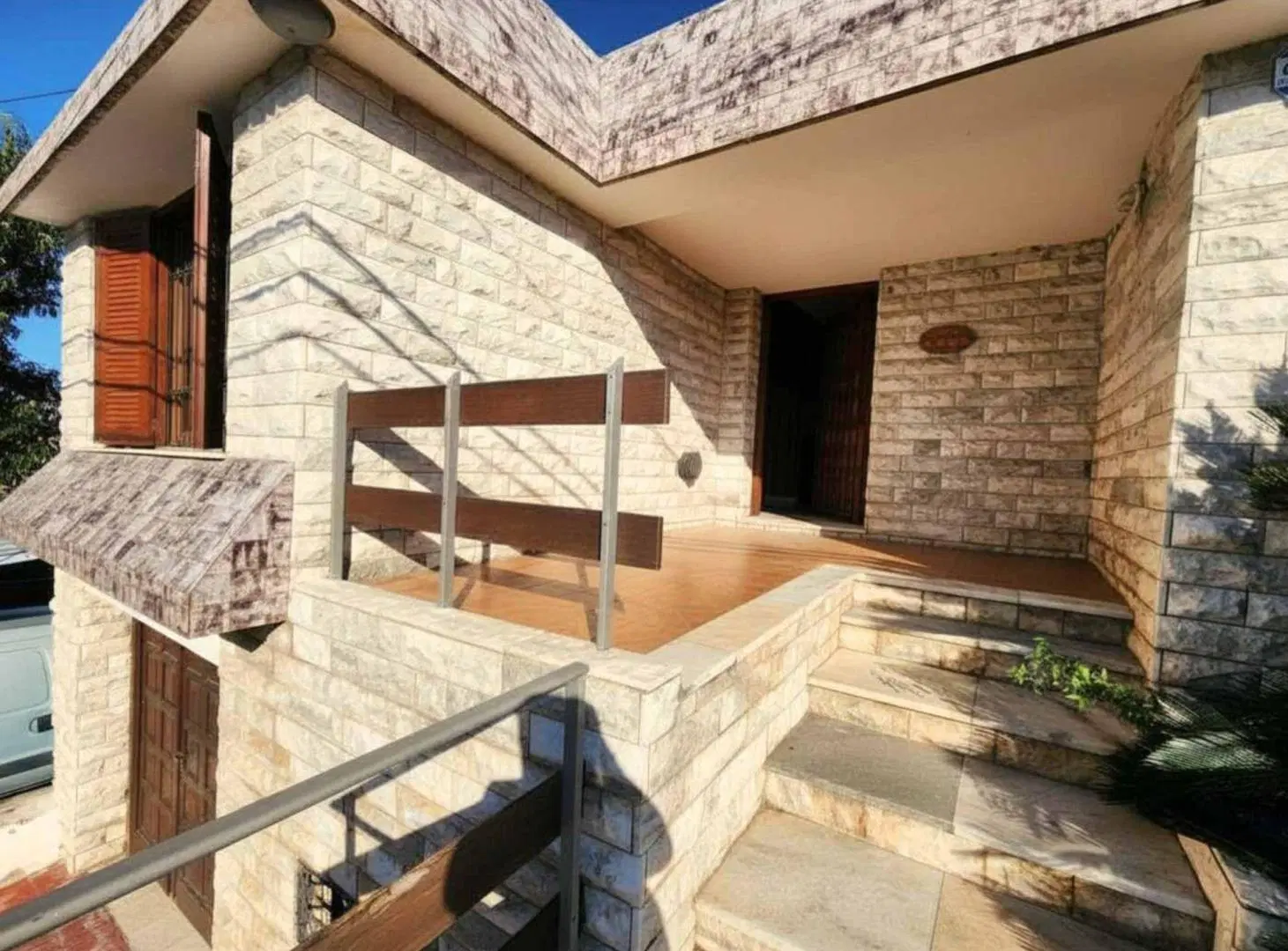 VENTA CASA 2 DORM COCHERA Y QUINCHO APTA CREDITO 5