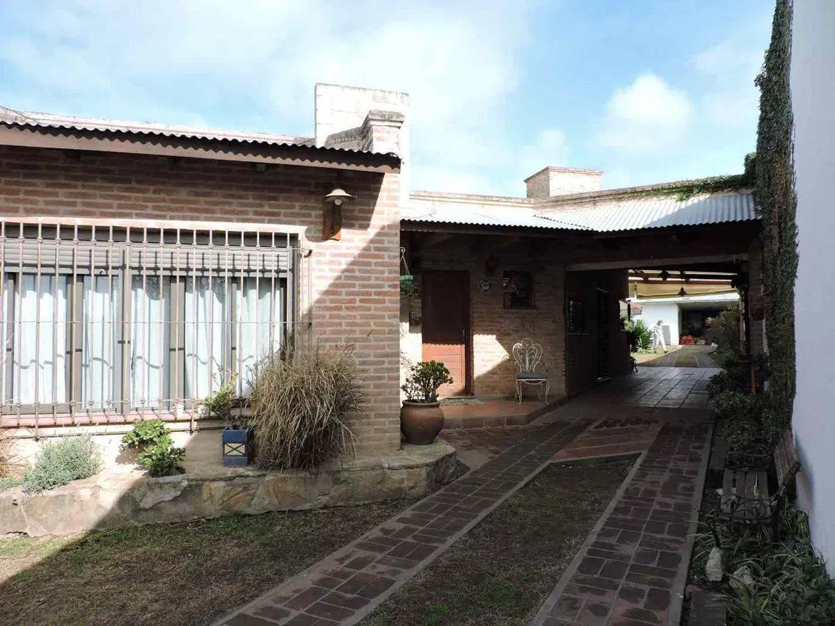 CASA EN VENTA ALTA GRACIA 2