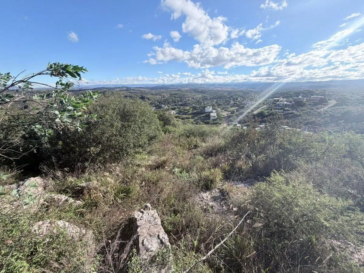 VENDO IMPACTANTE LOTE 10099 MTS - VILLA DEL LAGO 4