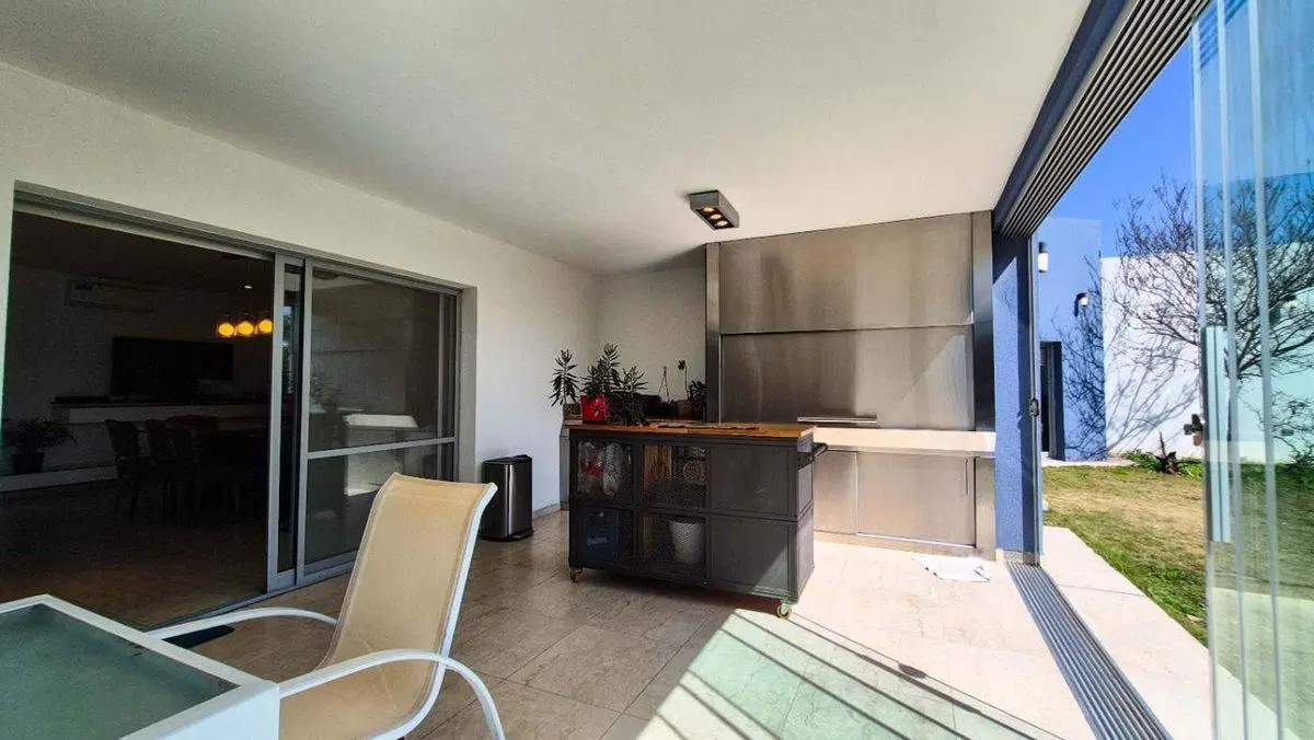 VENTA FINCAS DEL SUR II CASA 4 DORM. IMPECABLE 4