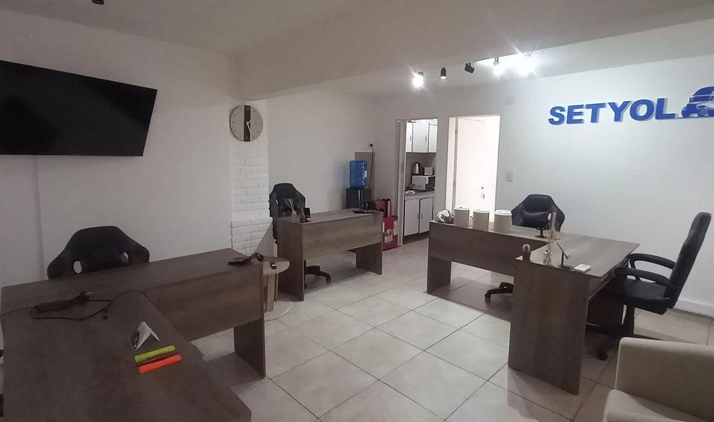 VENTA OFICINA PB INTERNA BARRIO GENERAL PAZ 3