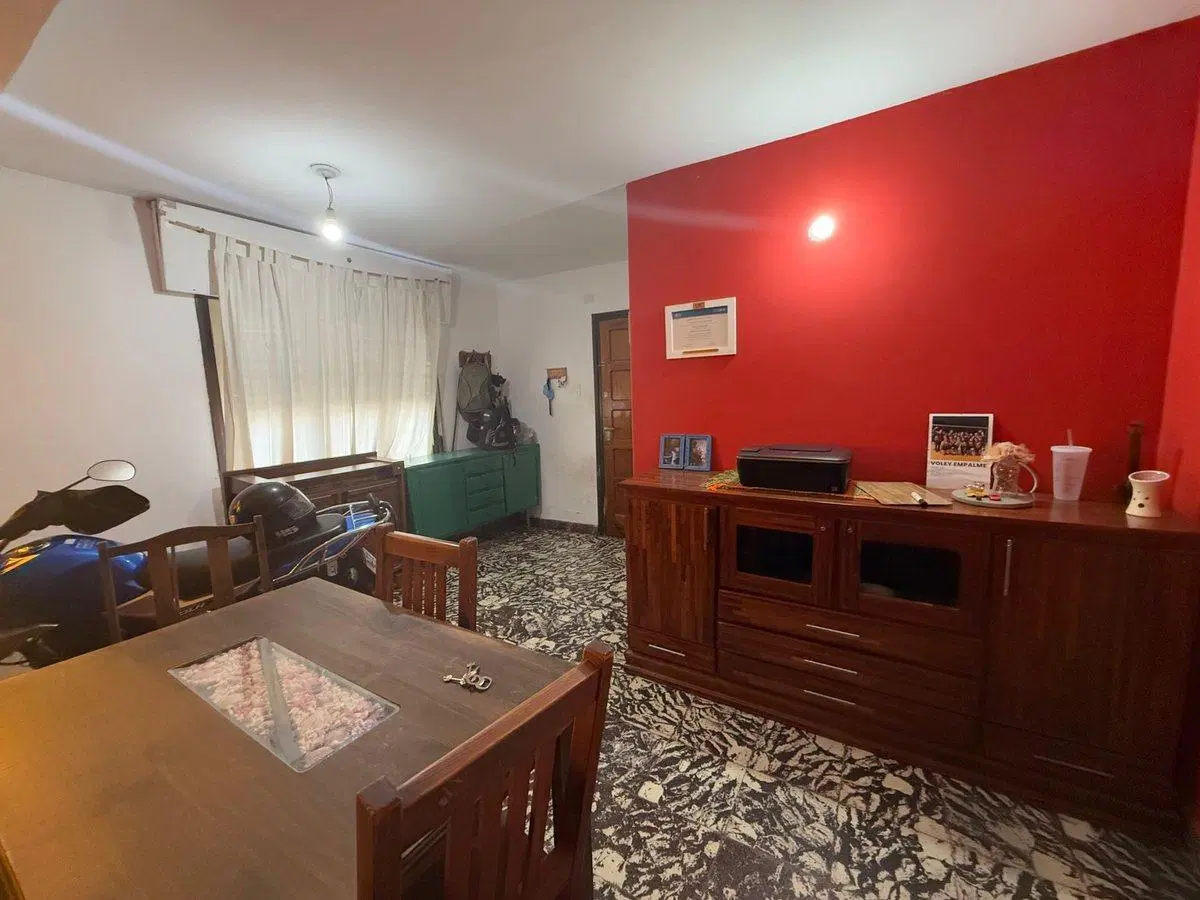 VENDE CASA PH EN BARRIO DEAN FUNES 4