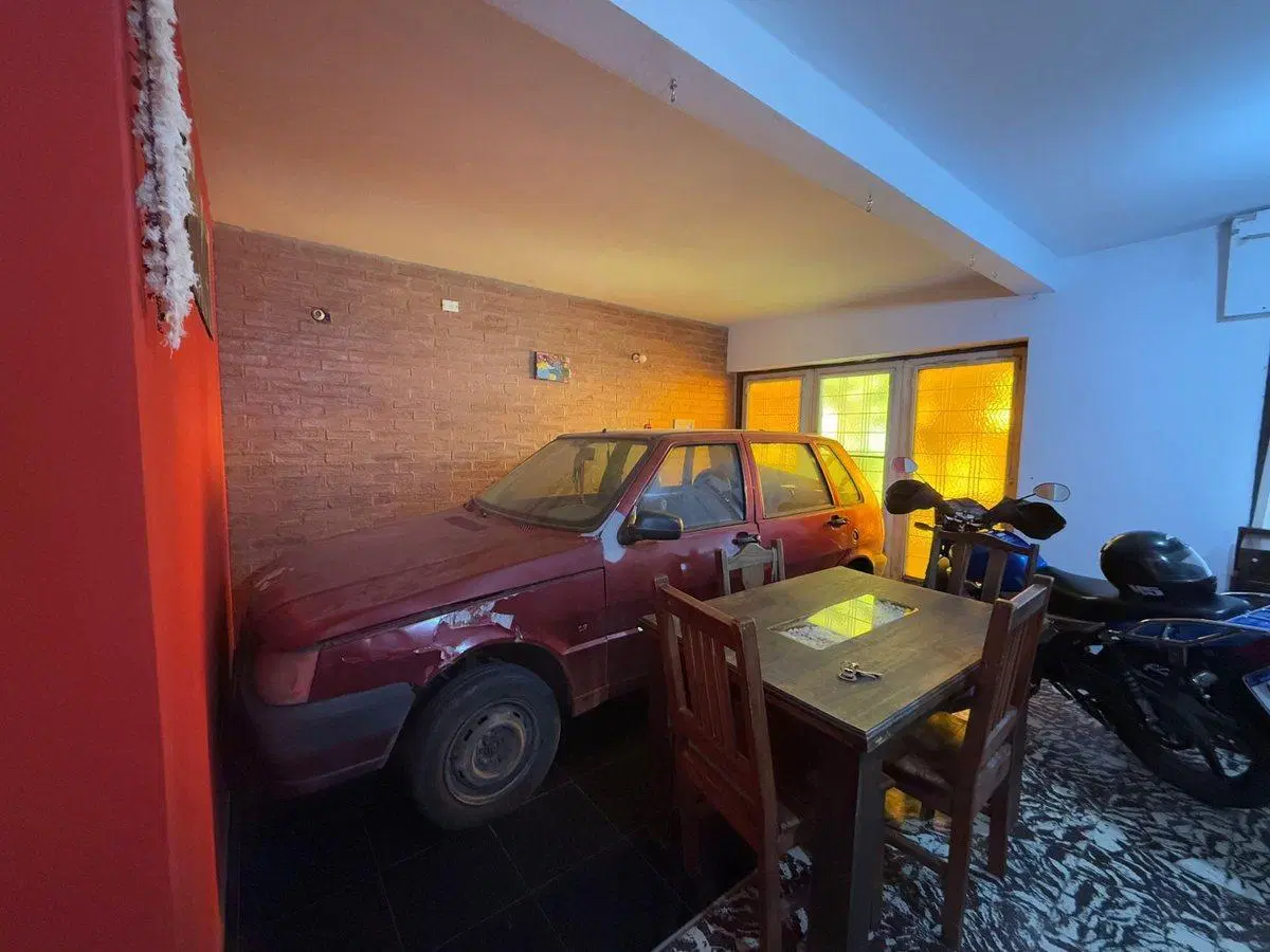 VENDE CASA PH EN BARRIO DEAN FUNES 3