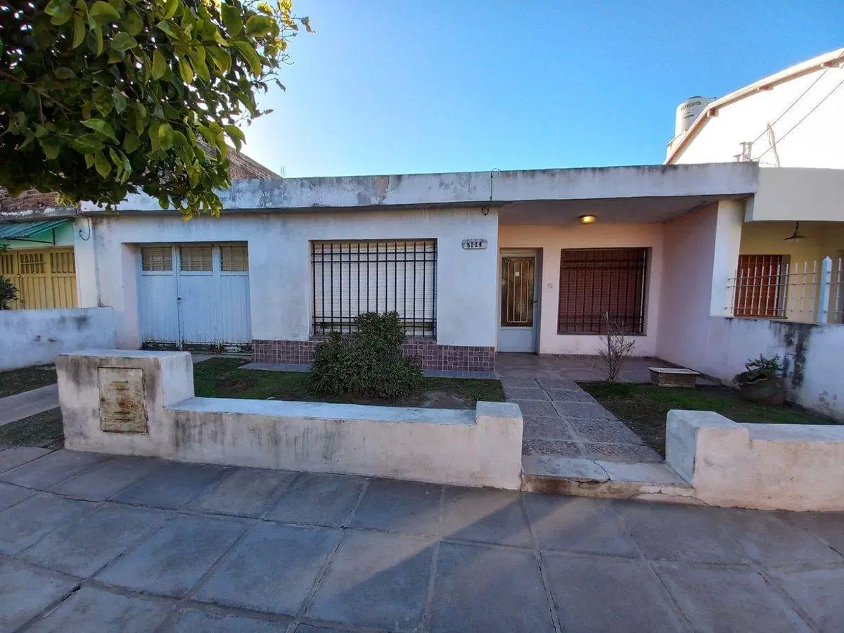 OPOTUNIDAD VENTA CASA EN BARRIO DEAN FUNES 2