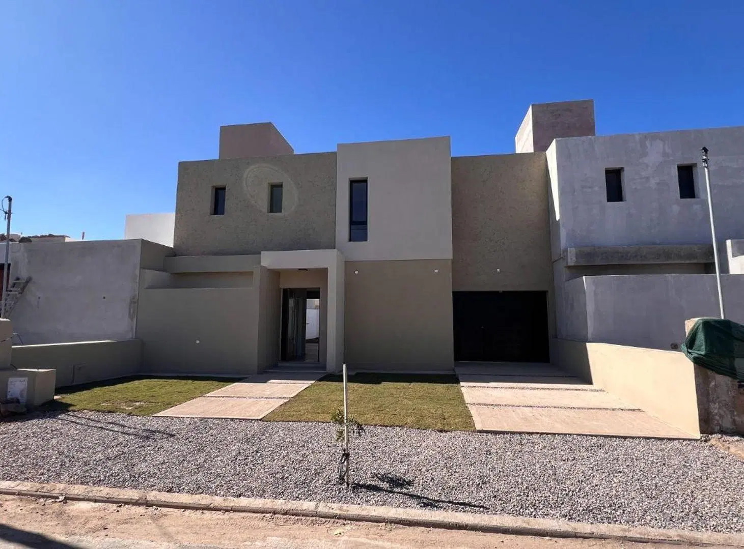 Venta casa Rincones de Manantiales, con seguridad 5