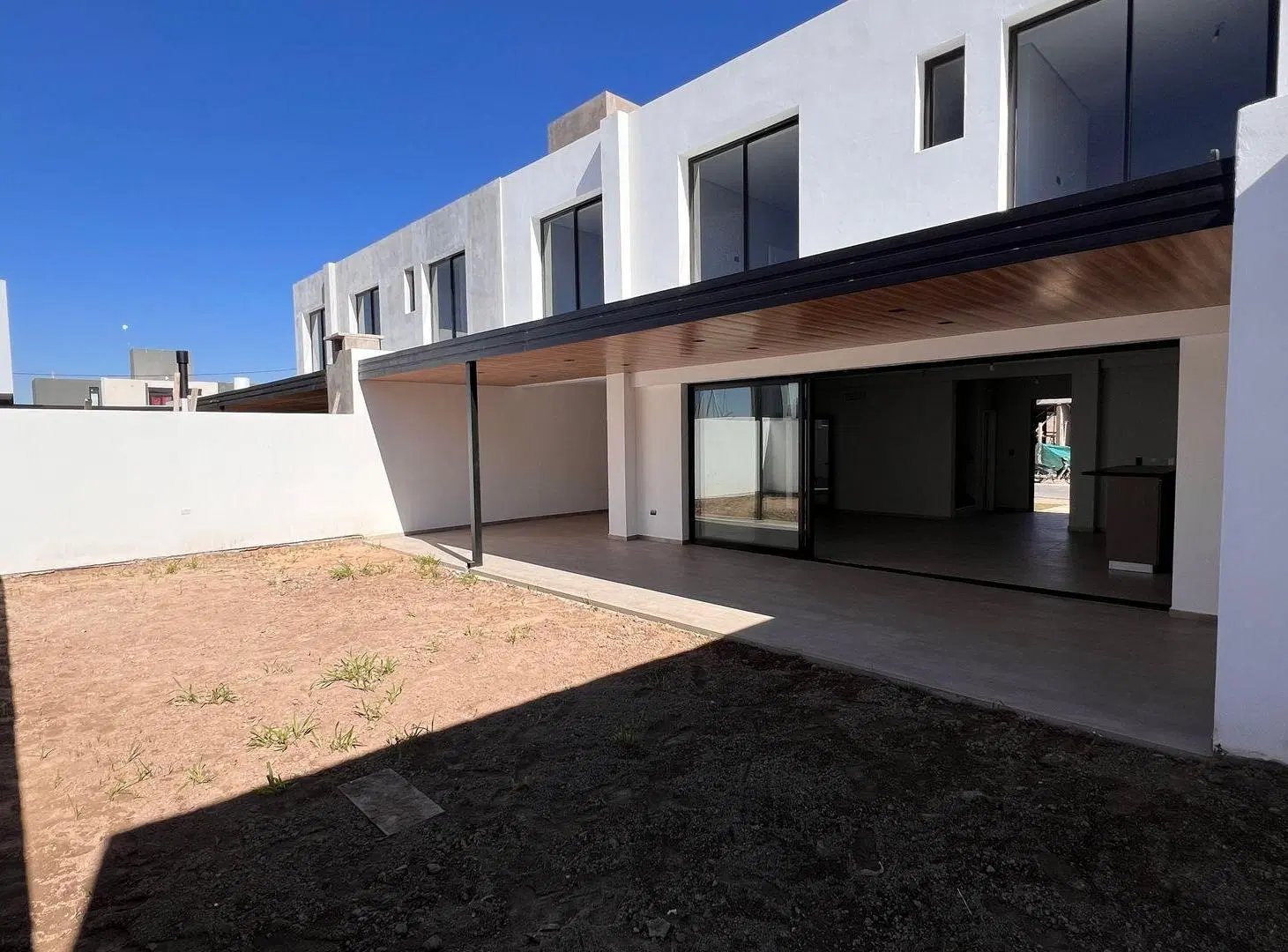 Venta casa Rincones de Manantiales, con seguridad 2