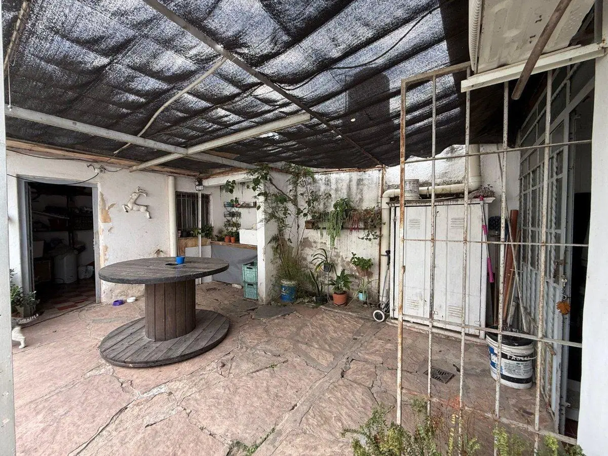 VENDE CASA EN BARRIO DEAN FUNES 5