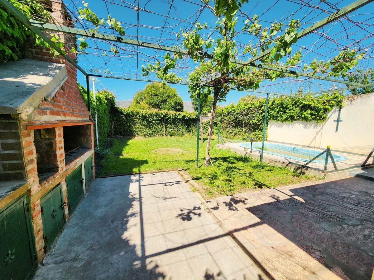 Foto de VENTA CASA 2 DORM CON PILETA APTA CREDITO COSQUIN, imagen 1