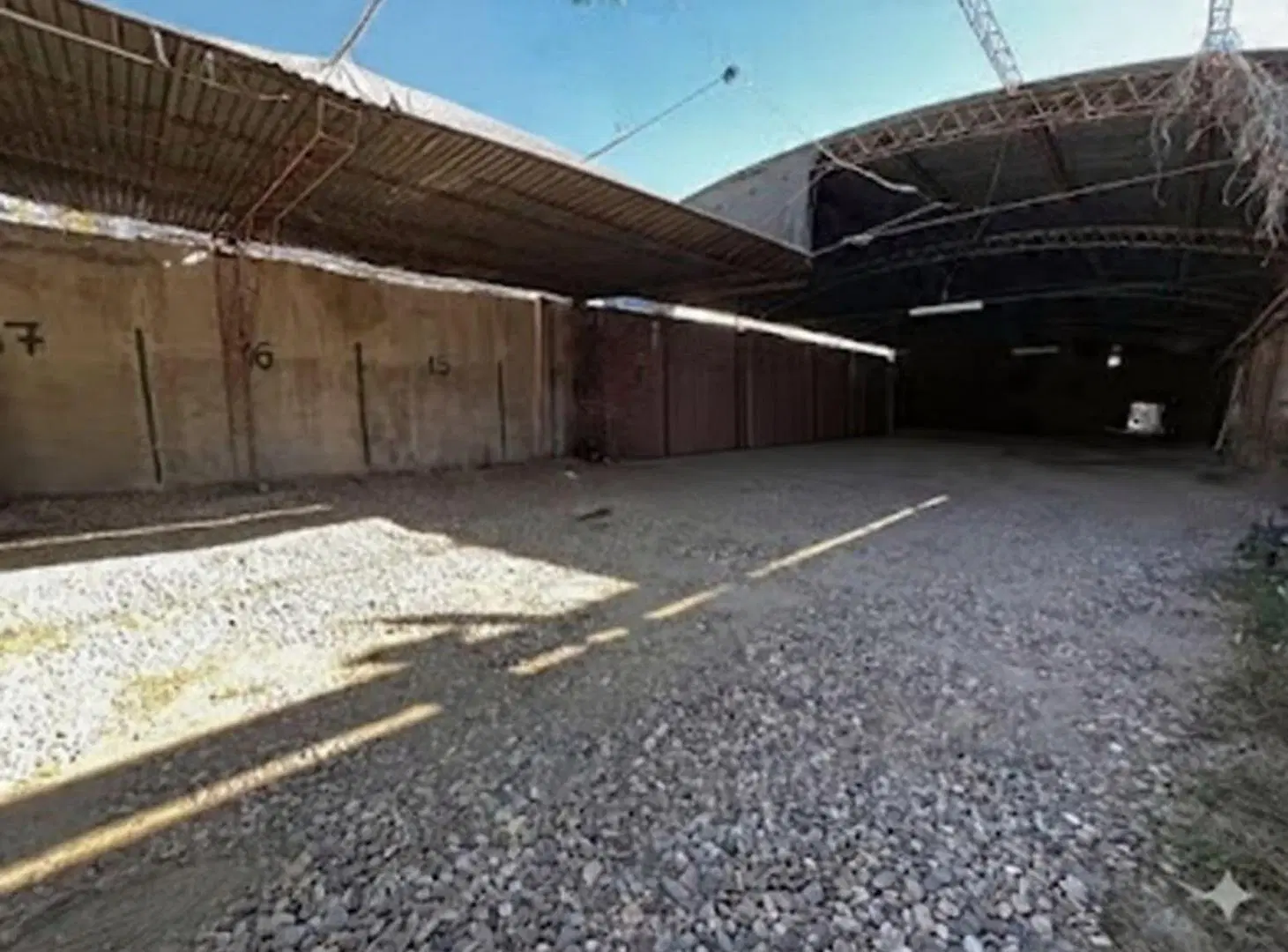 VENTA LOTE Y GALPÓN BARRIO ROGELIO MARTINEZ 462 M2 4