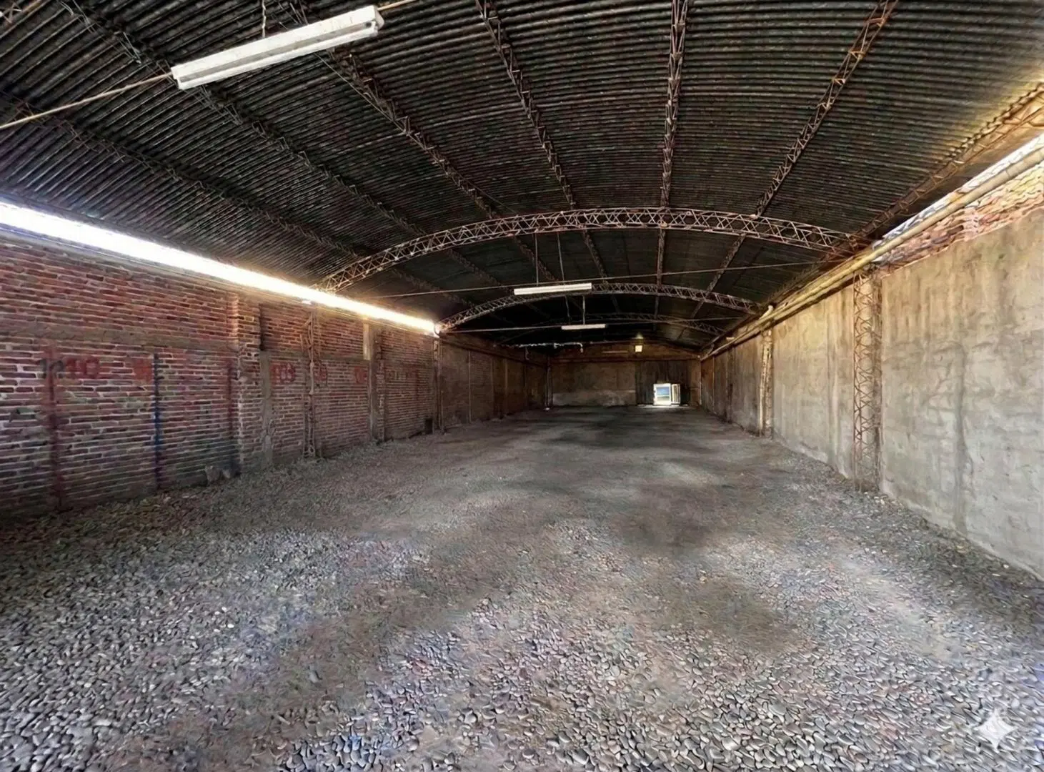VENTA LOTE Y GALPÓN BARRIO ROGELIO MARTINEZ 462 M2 3