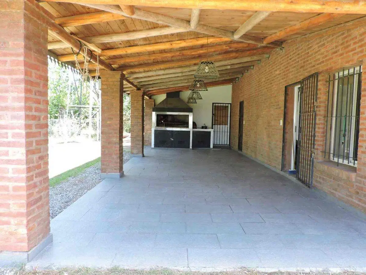CASA EN VENTA ANISACATE 3 DORMITORIOS 3