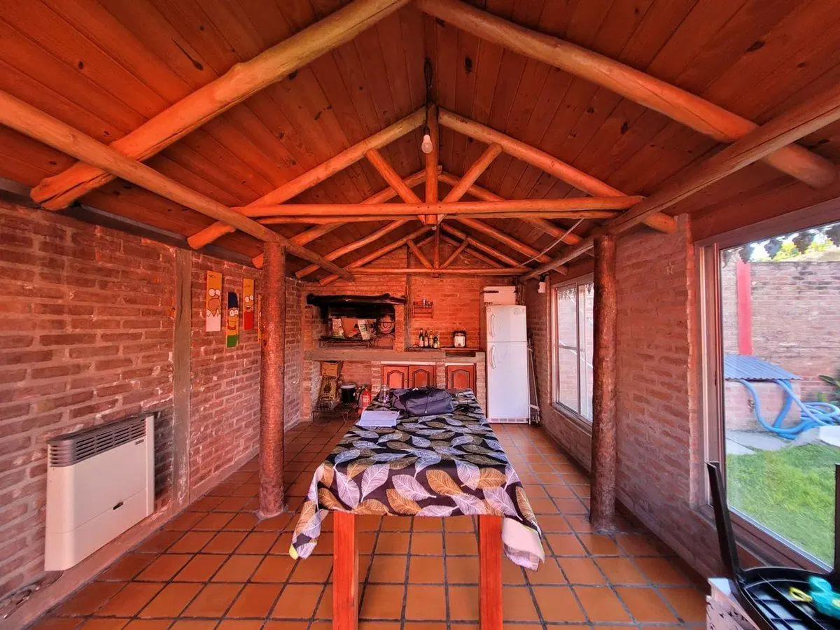 venta casa con quincho y pileta los boulevares 2