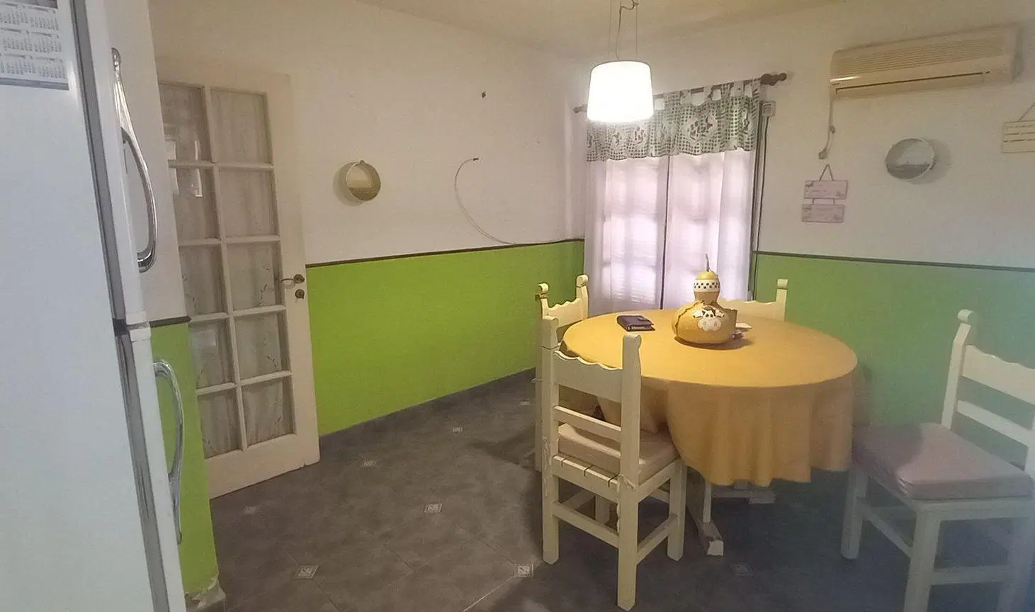 VENTA CASA ESQUINA BARRIO CHATEAU CARRERAS 8