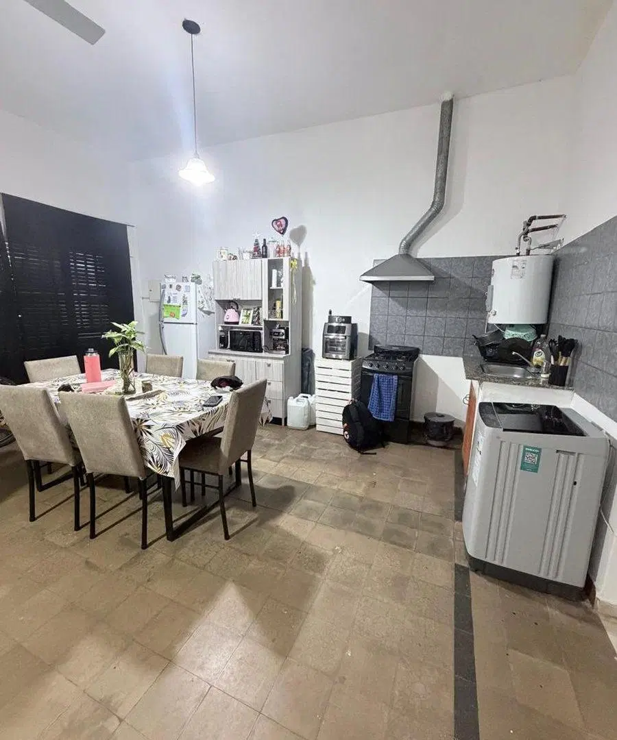 VENDO CASA MAS  DEPTO - BARRIO  ALTAMIRA 2