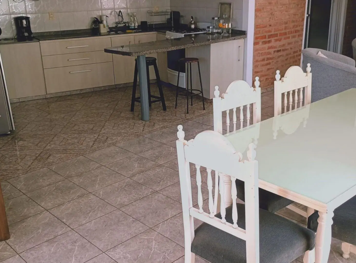 AMPLIO DEPARTAMENTO DE 3 DORM SOBRE AV PUEYRREDON 5