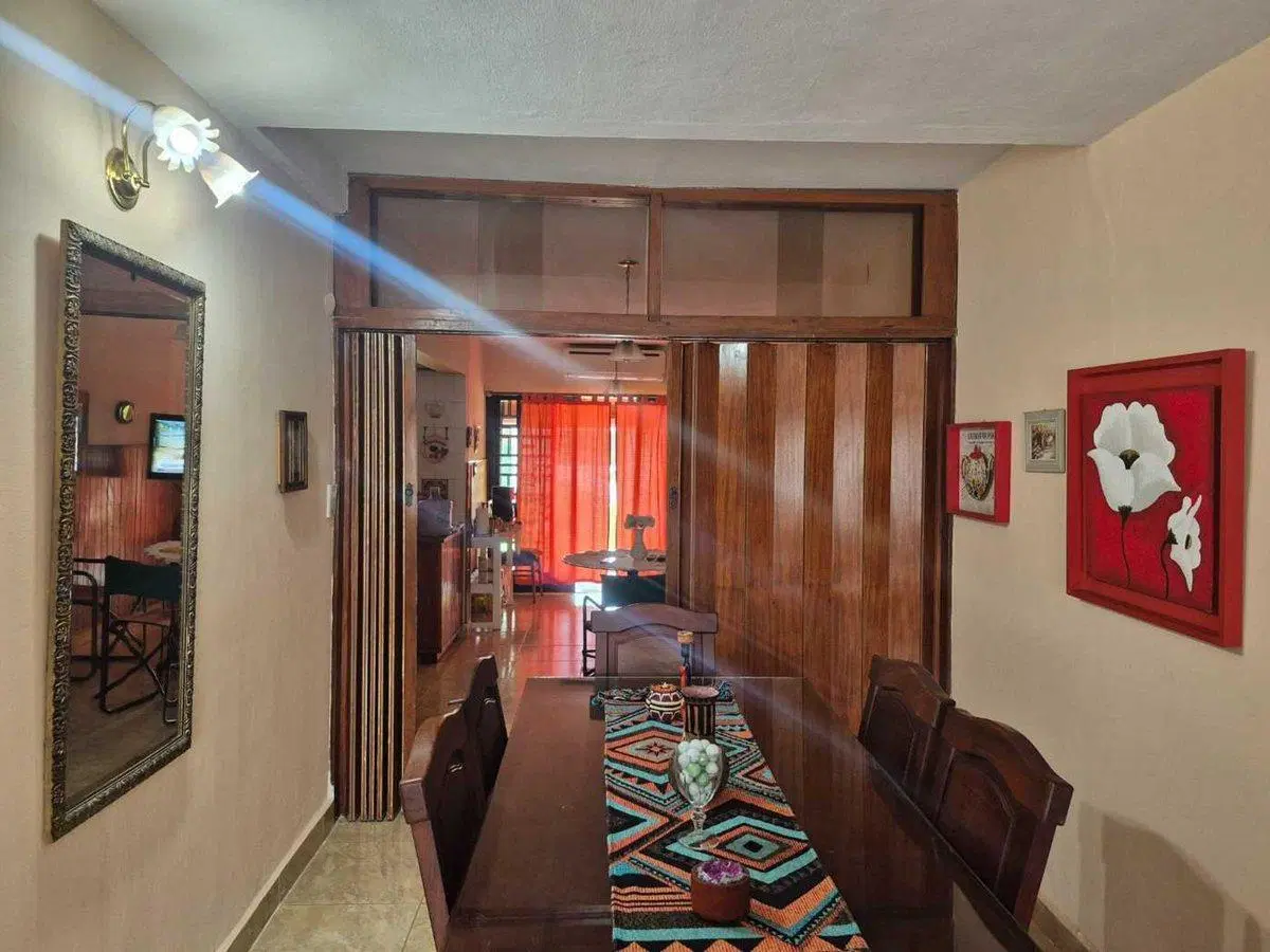 REMAX VENDE CASA 4 DORM. Bº MATIENZO GRAN PATIO 2