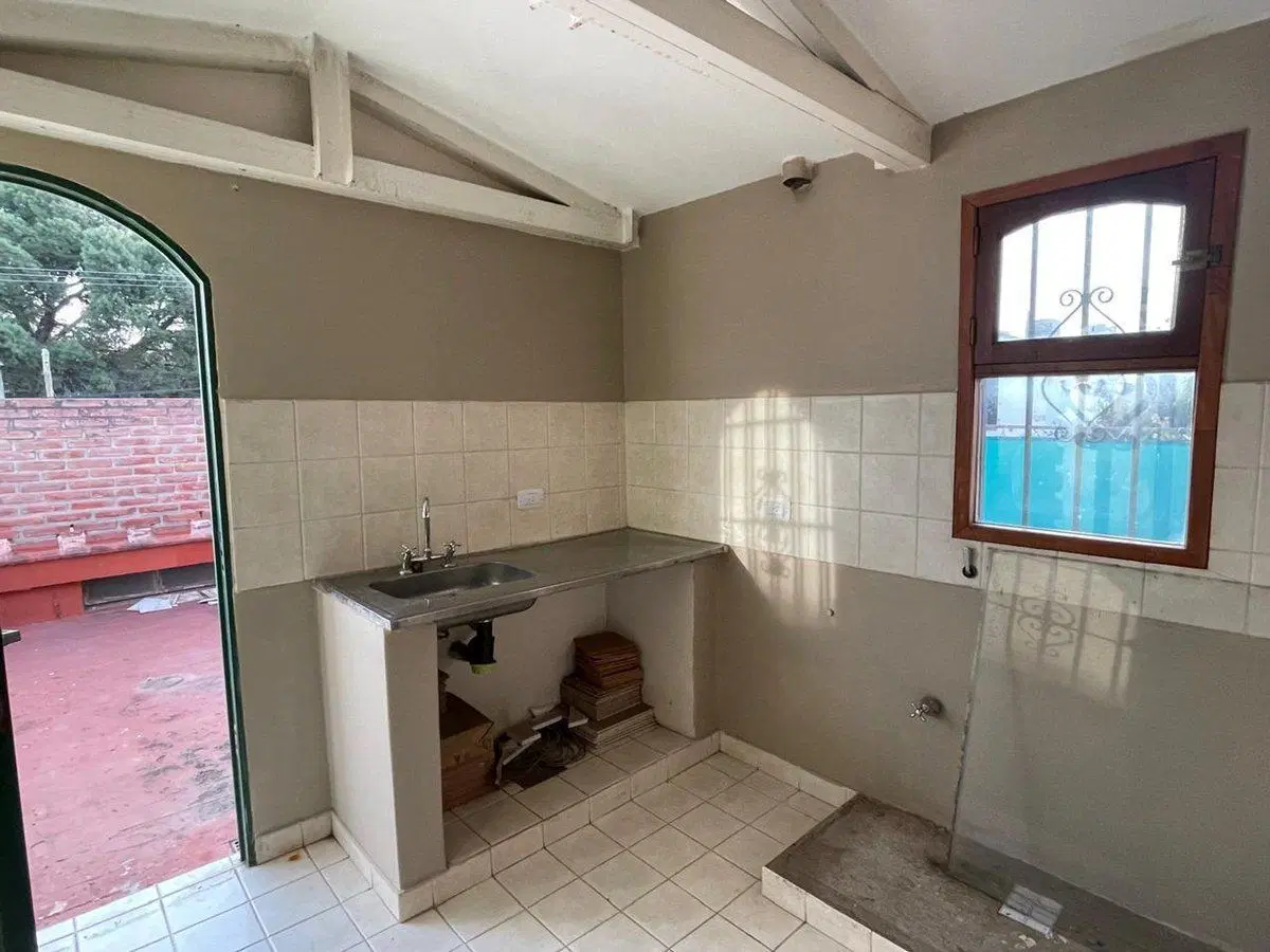 CASA A LA VENTA EN BARRIO PARQUE CAPITAL 8