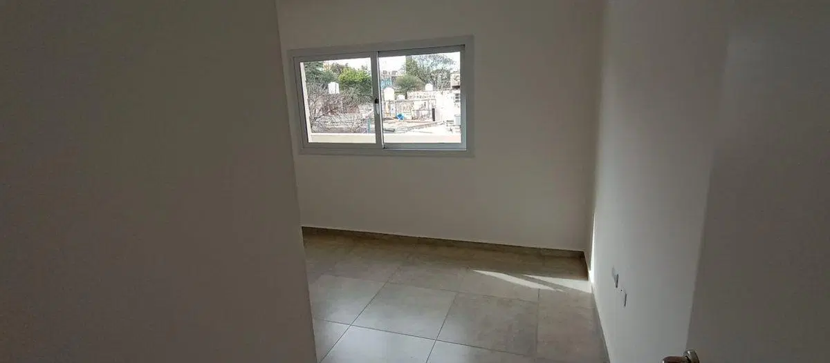 RE/MAX VENDE EN COFICO DEPTO 2 DORM. CON TERRAZA 4