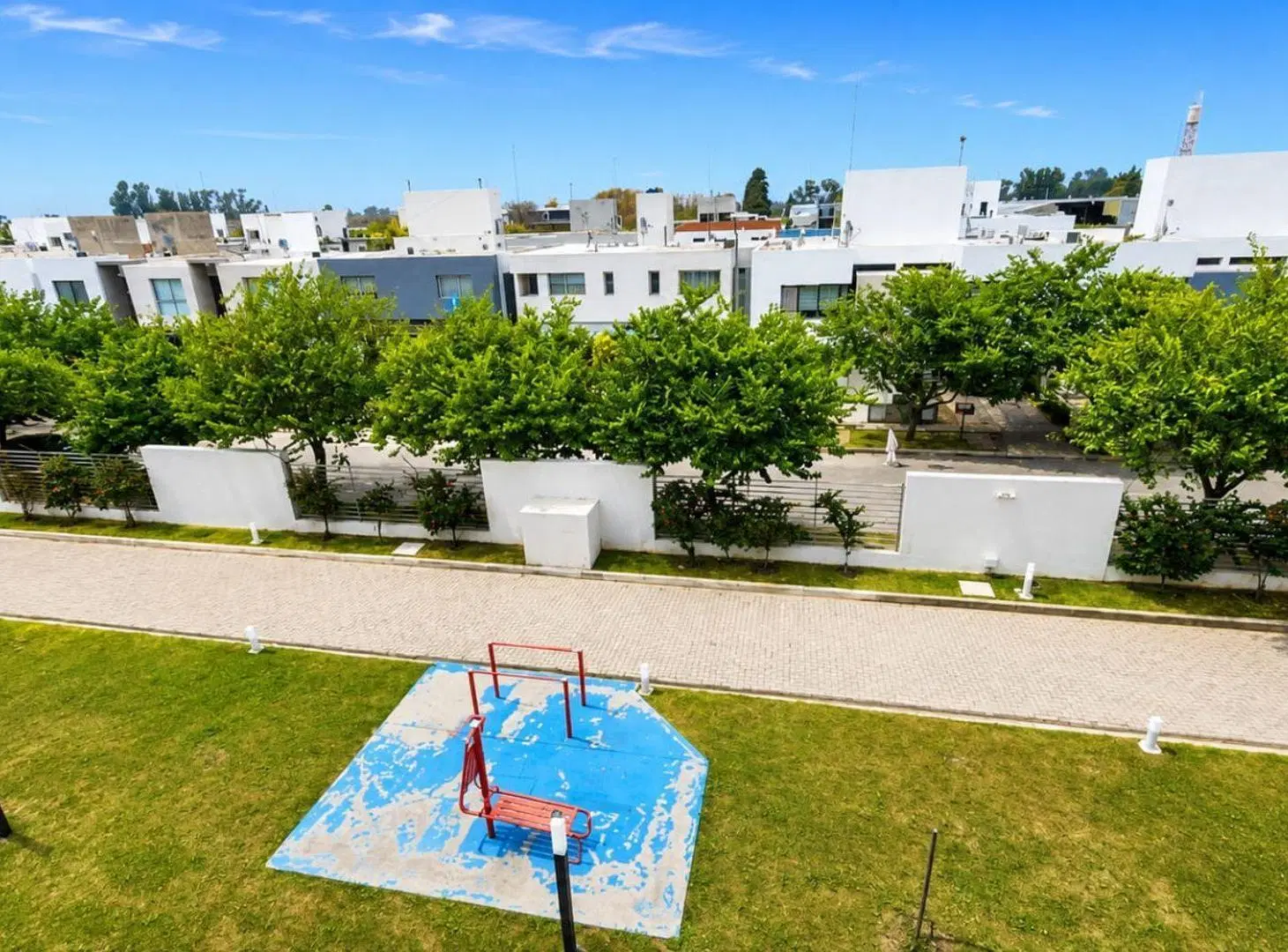 Fontanas Sur II | 2 dorm | Cochera 8